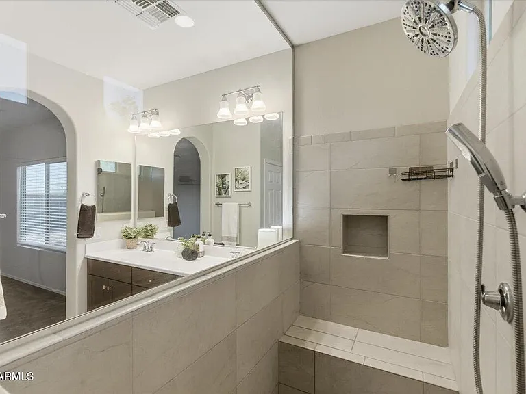 3745 N Astoria Dr — Photo 23