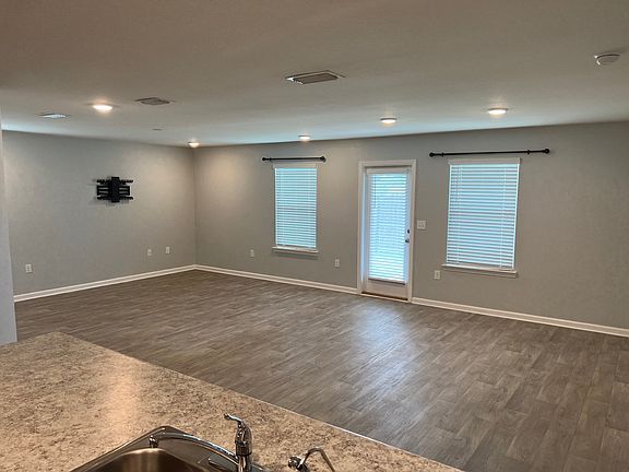 2nd image of 7111 Shimano Way