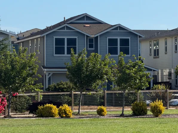 1714 Waterside Ln, Rohnert Park, CA 94928