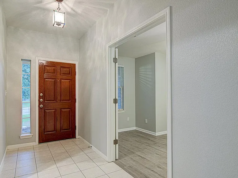 7705 Pebble Creek Dr — Photo 7