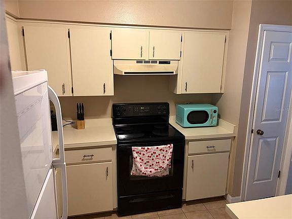 2nd image of 821 Sleepy Harbour Dr