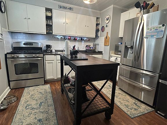 5th image of 1017 Gipson St