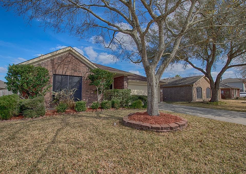 1st image of 1815 Oak Valley Dr