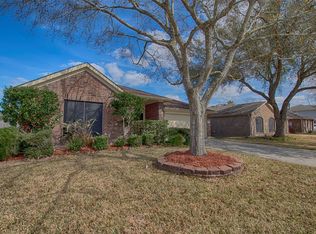 1815 Oak Valley Dr, Kemah, TX 77565