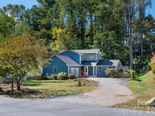 16 Pinecroft Rd, Asheville, NC 28804