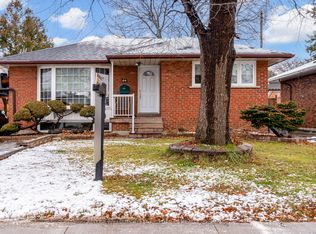 44 Shrewsbury Sq, Toronto, ON M1T 1L2