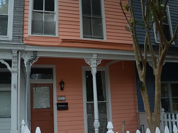 2nd image of 402 1/2 S Laurel St