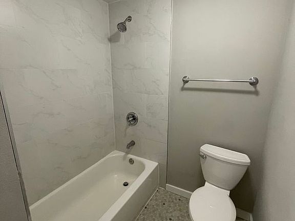 5th image of 9511 Roosevelt Way NE APT 203