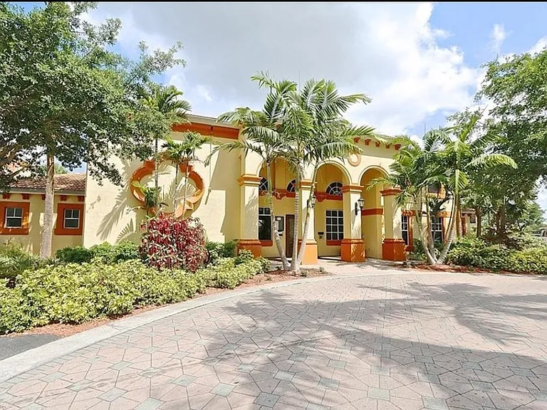 7915 Preserve Cir #216 — Photo 29
