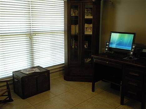 5th image of 204 Cornish Pl