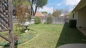 3 bed, 2.0 bath, 1470 sqft, $2,095 — Photo 3