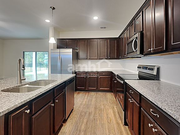 3rd image of 453 Banyan Forest Dr