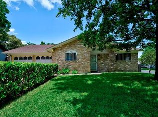 700 Plumpton Dr, Austin, TX 78745