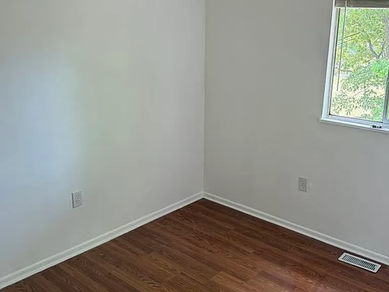 920 Bellows Ave — Photo 10