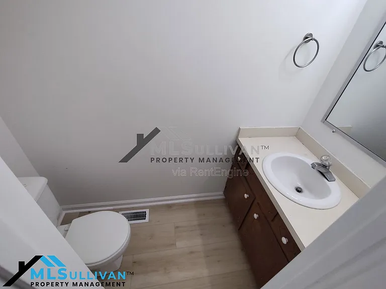 2211 Peppertree St #B — Photo 6
