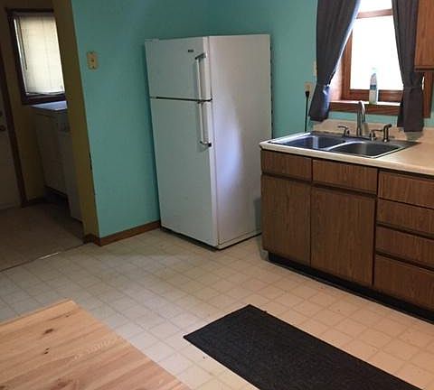 2nd image of 150 Emerald St SE APT 1