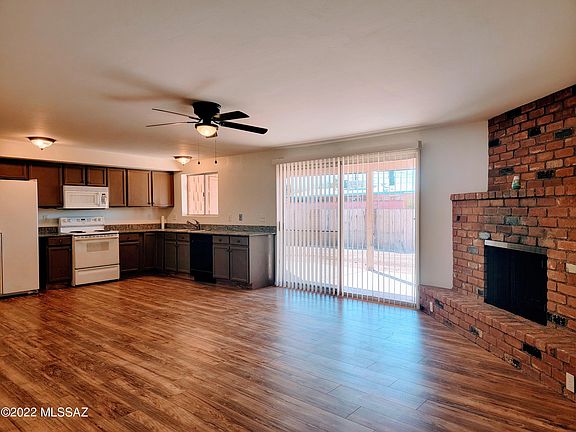 3rd image of 941 N Evelyn Ave