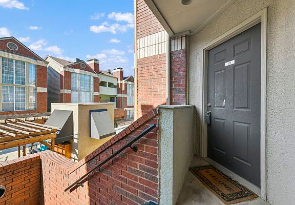 4th image of 3100A Cole Ave #211