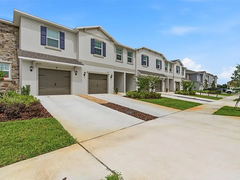 9851 Feaster Dr — Photo 5