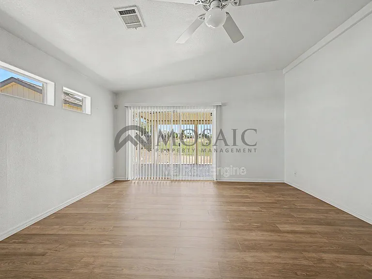 1625 S 74th St — Photo 15