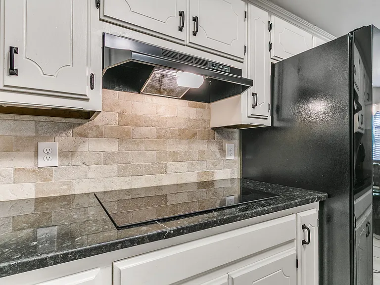 1700 Whispering Creek Dr — Photo 17