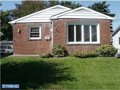 8461 Eden Ln, Pennsauken, NJ, 08110