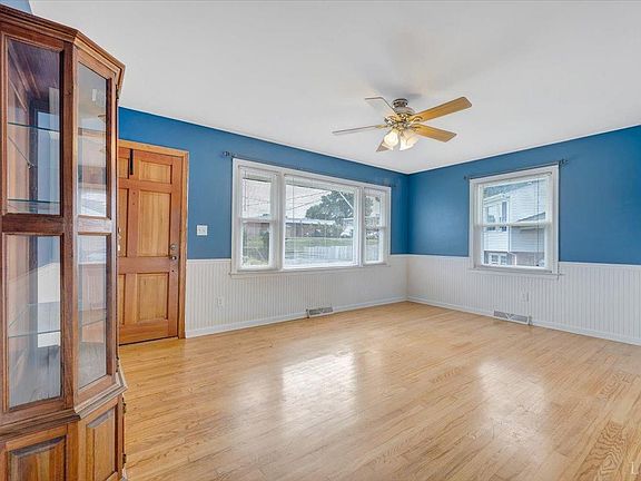 5th image of 4606 Alamo Cir NE