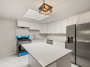 48 Meyer Pl, Riverside, CT 06878
