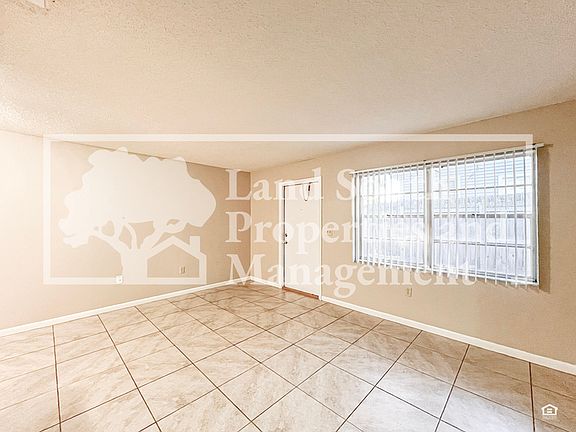 4th image of 732 Angelina Ln #C-a