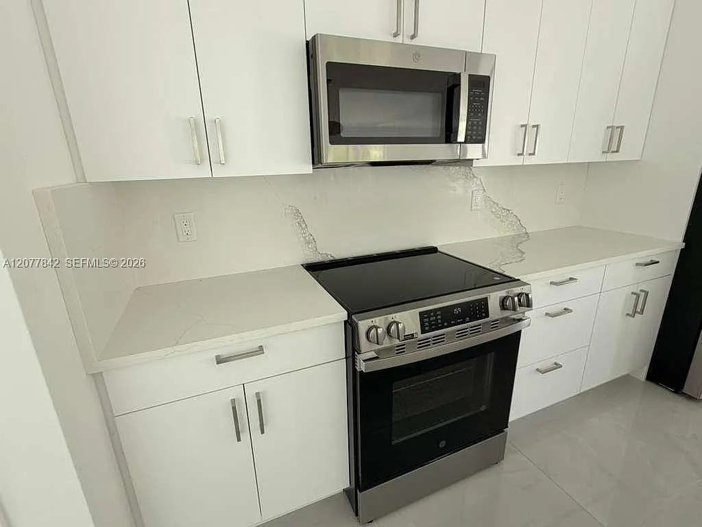 Vero Lake Estates Unit I — Photo 3