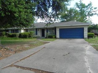 25 Knotty Pine Ln, Orange, TX 77630