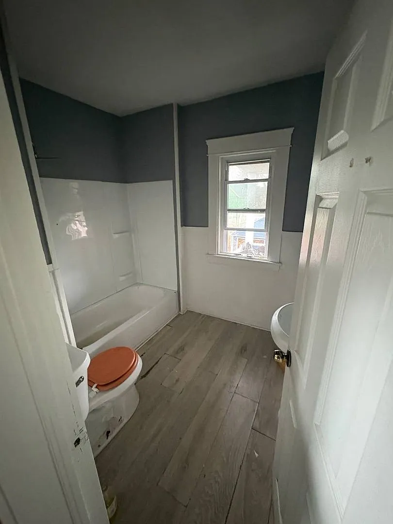 9919 Stoughton Ave — Photo 3