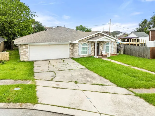 2204 Gallant Dr, Chalmette, LA 70043