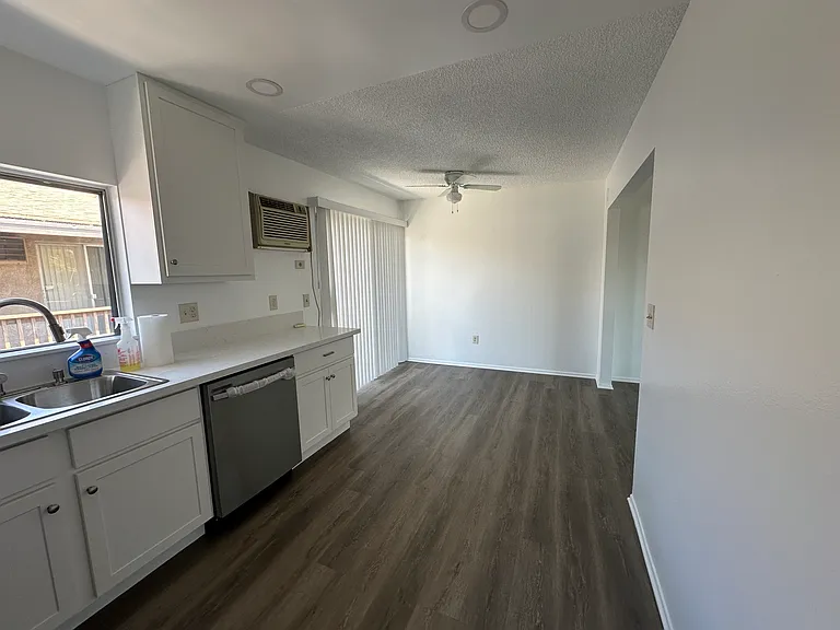 142 S Delano St #3 — Photo 4