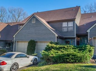 47 Manchester Ln APT D, West Milford, NJ 07480