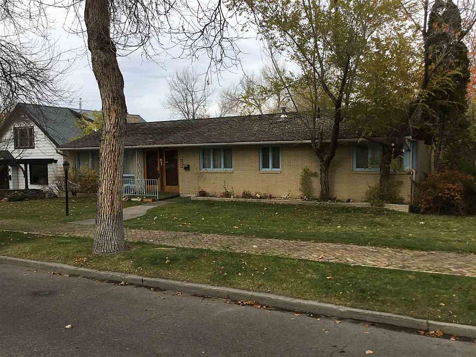 2nd image of 800 Stuart St