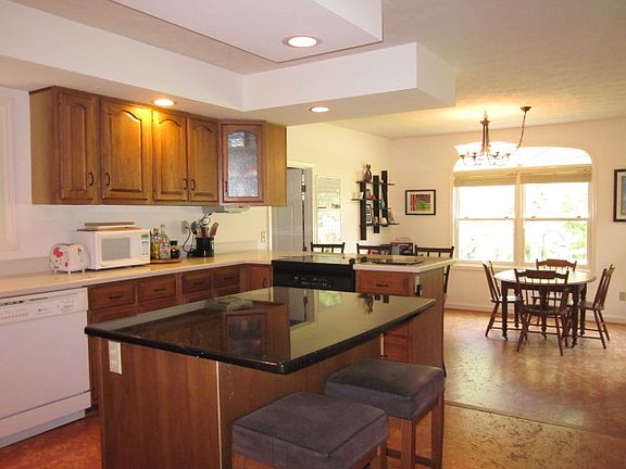 5th image of 8543 Framewood Dr