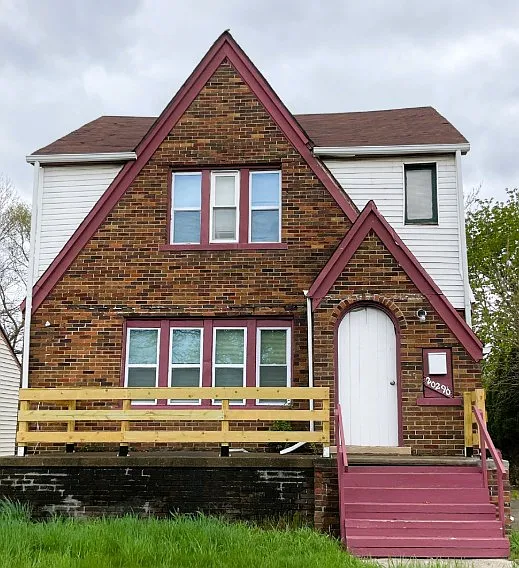 20290 Annott Ave — Photo 1