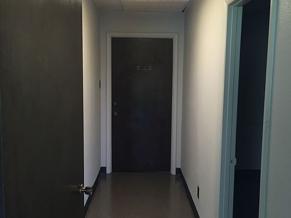 4th image of 2136 Hollywood Dr