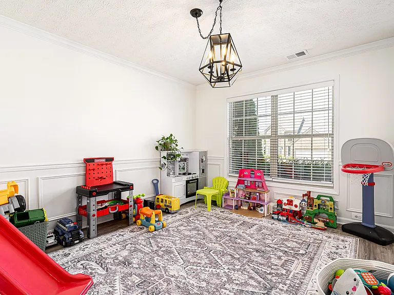 11009 Symington Cir — Photo 34