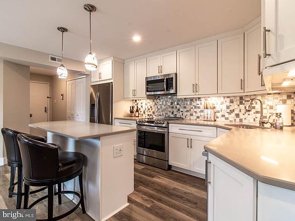 3rd image of 59 Maryland Ave #302B