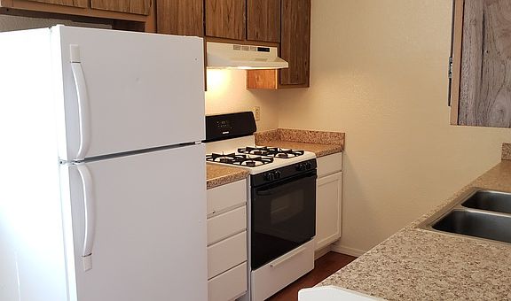 4th image of 3512 Lafayette Dr NE APT D