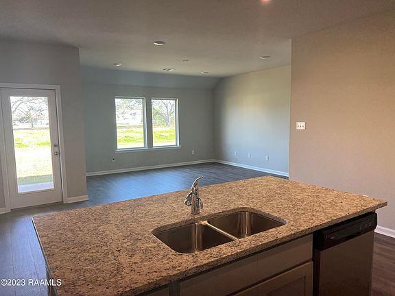 3rd image of 112 Harvest Ln