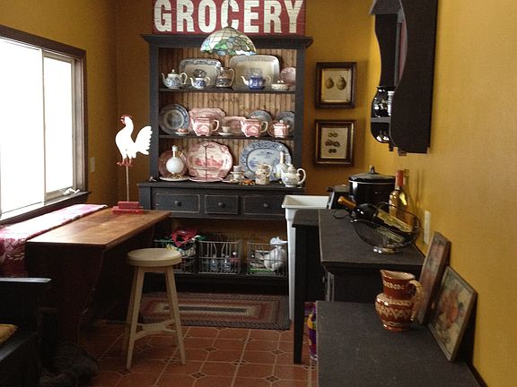 Pantry/mud room