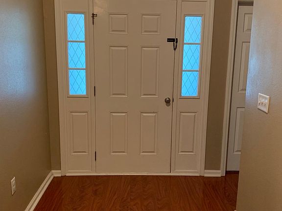 5th image of 716 Mackenzie Cir