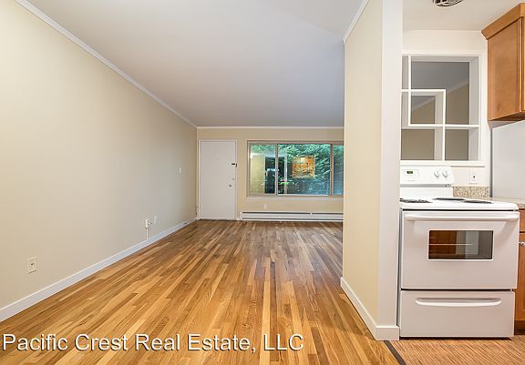 3rd image of 831 W Nickerson St APT 16