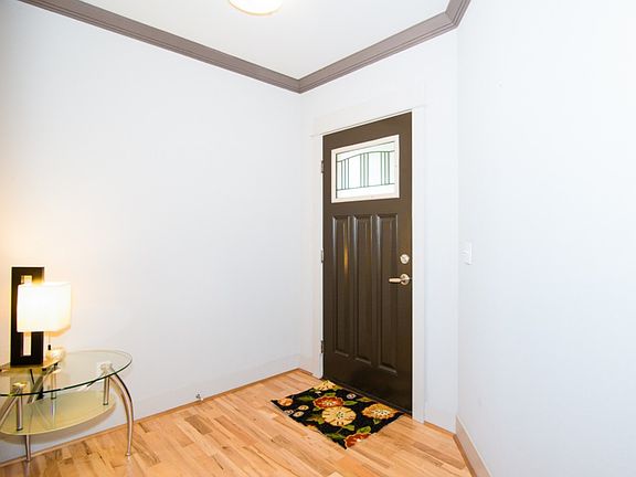 4th image of 18609 SE Newport Way APT 408