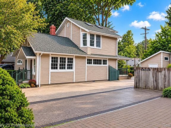 5th image of 3668 Shorewood Rd