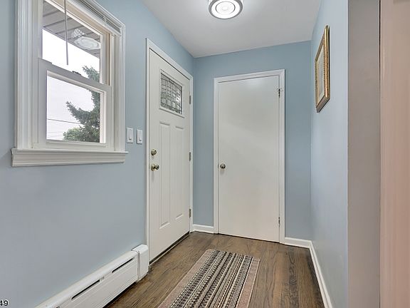 3rd image of 73 Churchill Ave