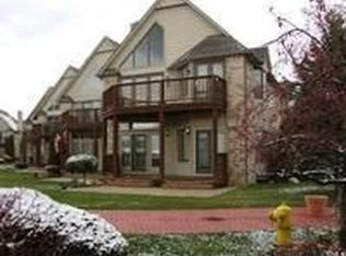 50693 Harbourview Dr, New Baltimore, MI 48047